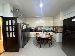 Phillips Avenue (D19), Semi-Detached #571884271